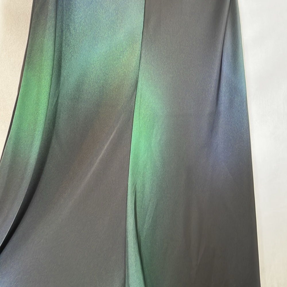 Aritzia Babaton Slip Skirt Size 4 Midi Green Navy Black Print EUC - Picture 4 of 10